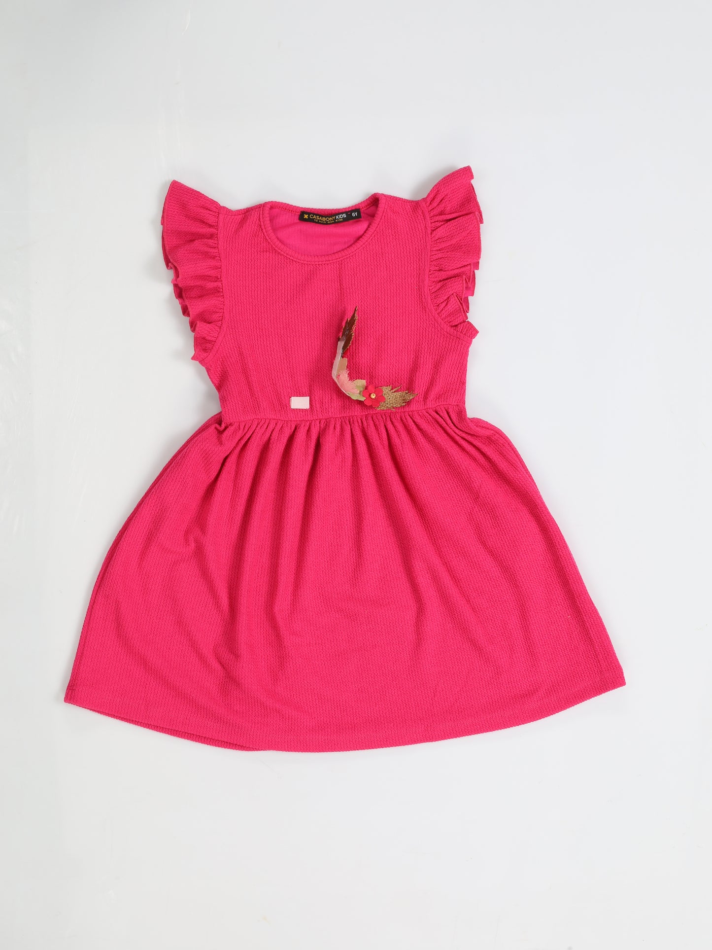 Robe Fille Sans Manches Fuchsia – Volants aux Épaules & Fleurs Amovibles (3–10 Ans)