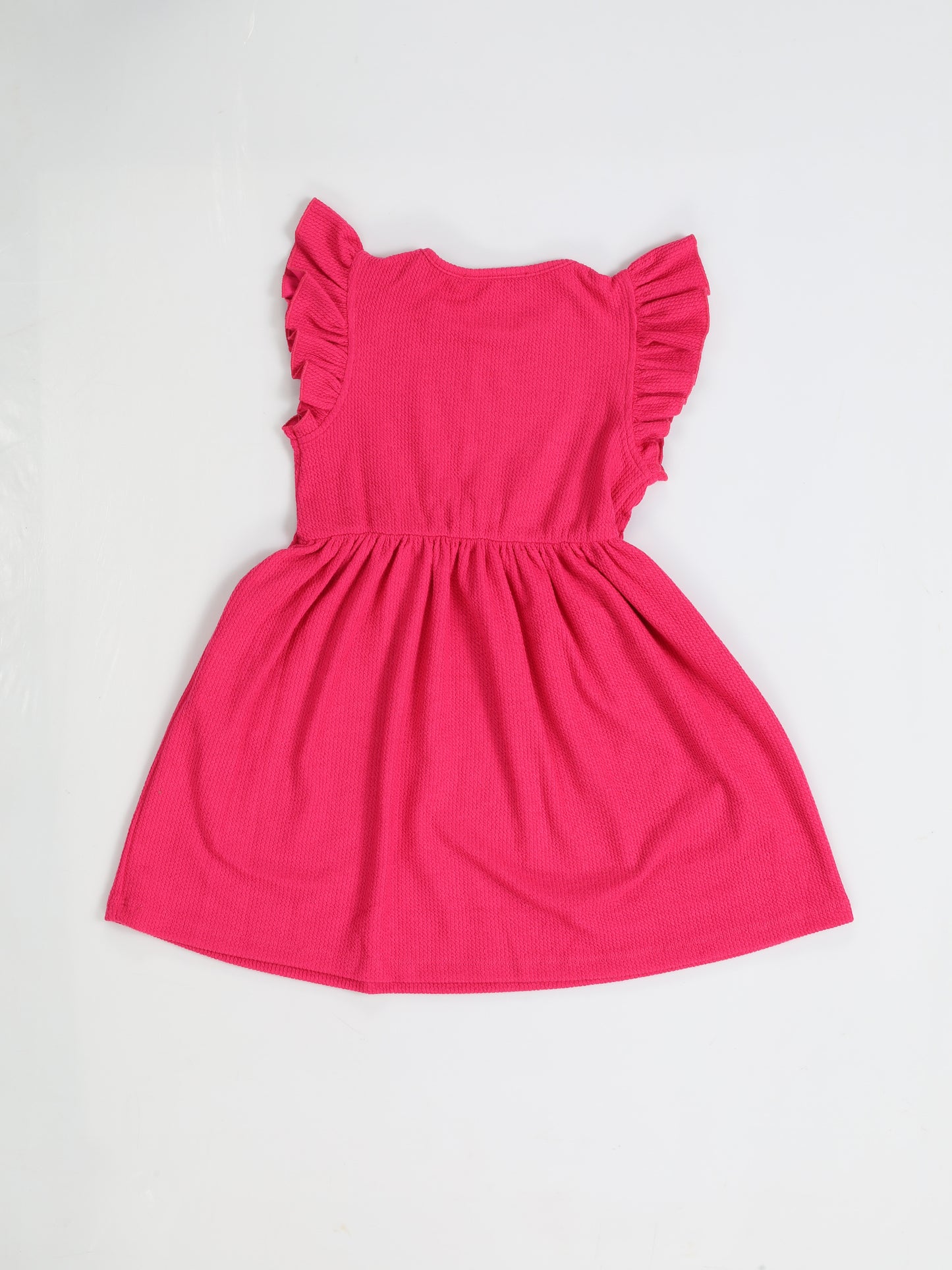 Robe Fille Sans Manches Fuchsia – Volants aux Épaules & Fleurs Amovibles (3–10 Ans)