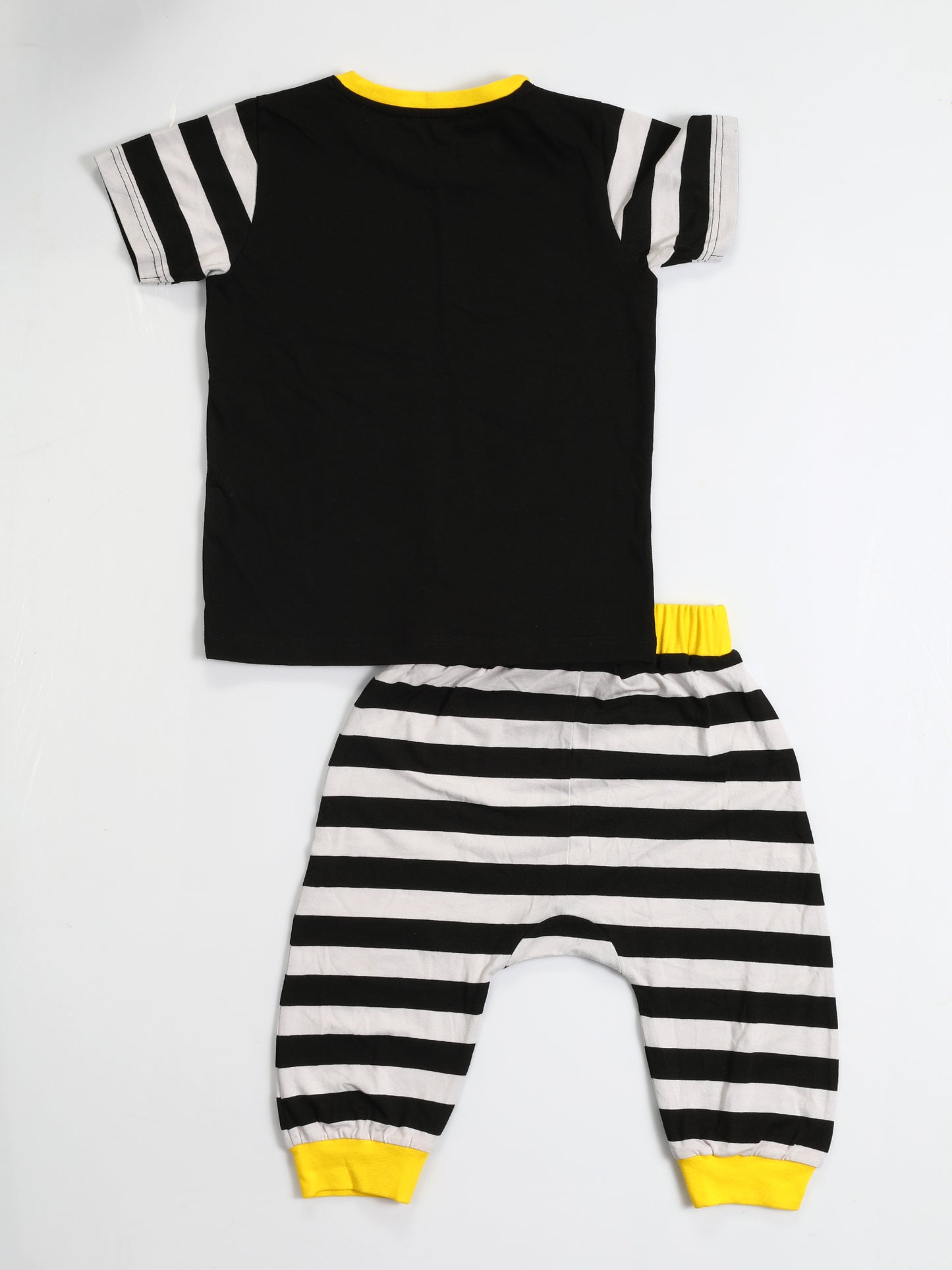 Ensemble Garçon Rock Star – T-shirt Noir & Jogging Rayé (3 à 10 Ans)