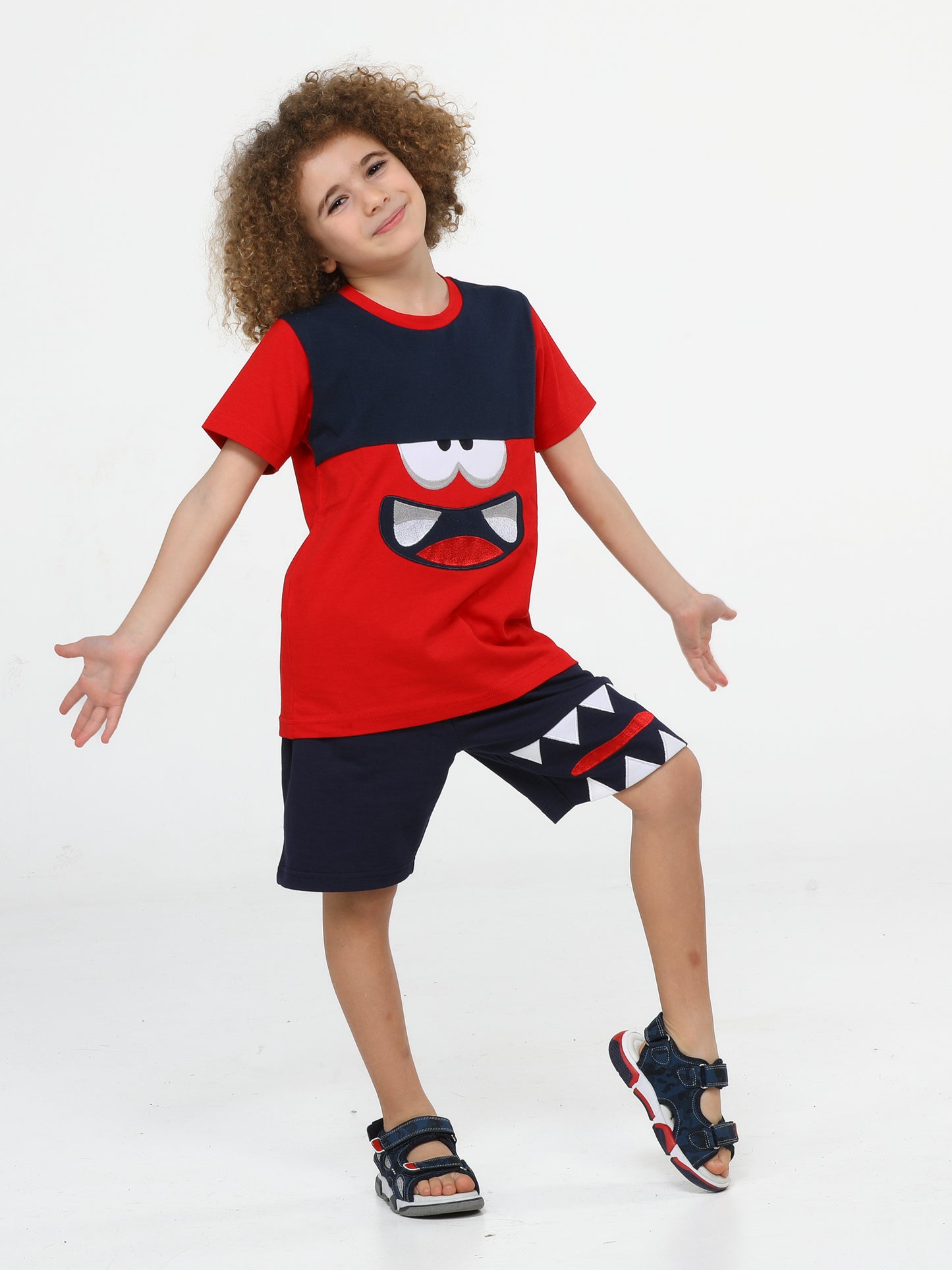 Ensemble Garçon “Monster Red” – Rouge & Bleu Marine, Motif Monstre Brodé (3–9 Ans)