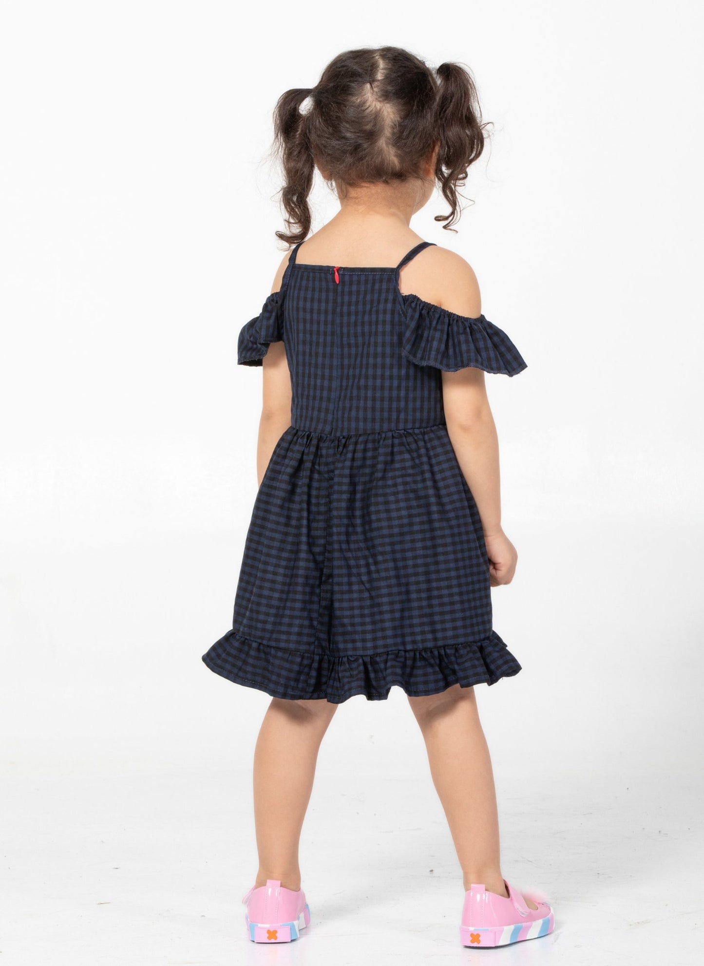 Robe Fille à Carreaux Bleu Marine – Bretelles Volants & Chat Brodé (3–10 Ans)