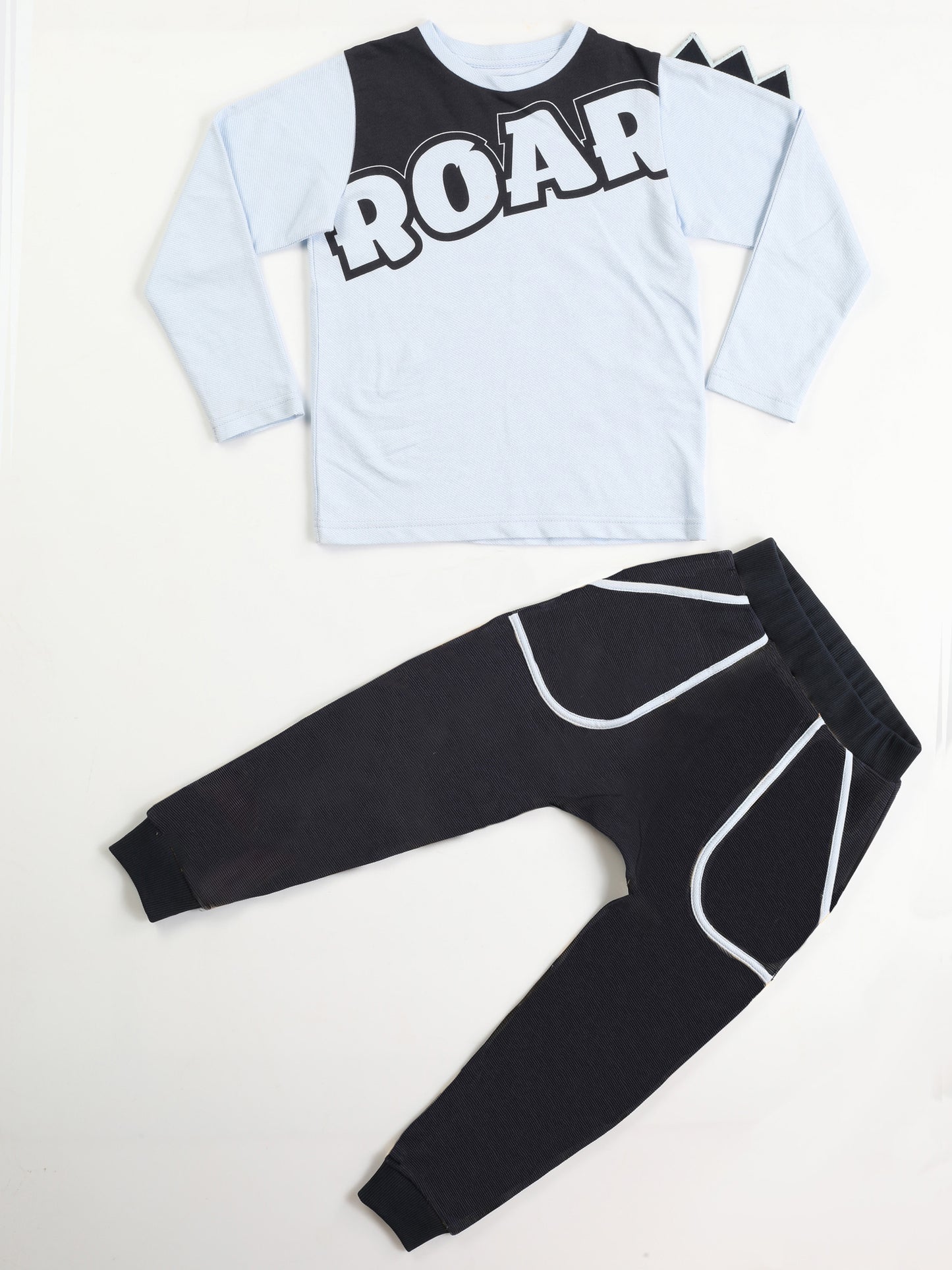 Roar Baggy Pants + Long Sleeve T-shirt