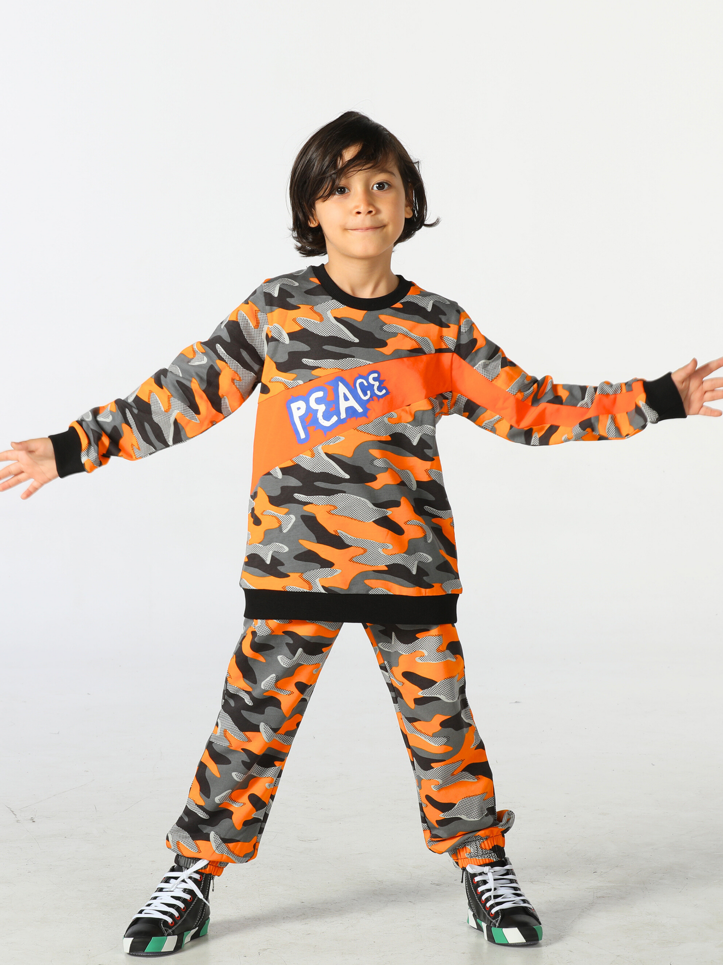 Camouflage Print Sweatshirt & Jogger Tracksuit – Boys'