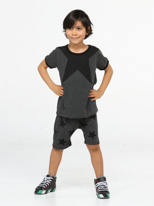 Ensemble Garçon Gris avec Détails Étoiles – Short & T-shirt (3 à 11 Ans)